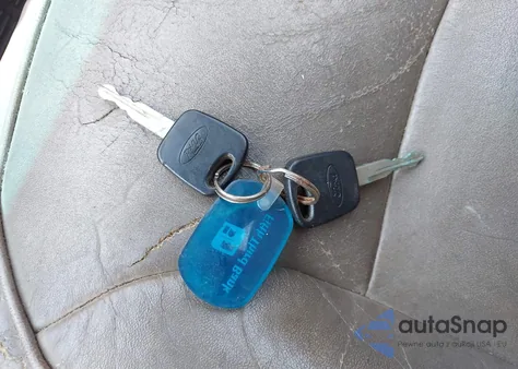 2000 Ford Crown Victoria Lx из США, поврежденный, VIN 2FAFP74W5YX150007